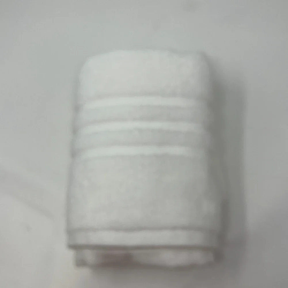 NWT Kate Spade Hand Towel White 16